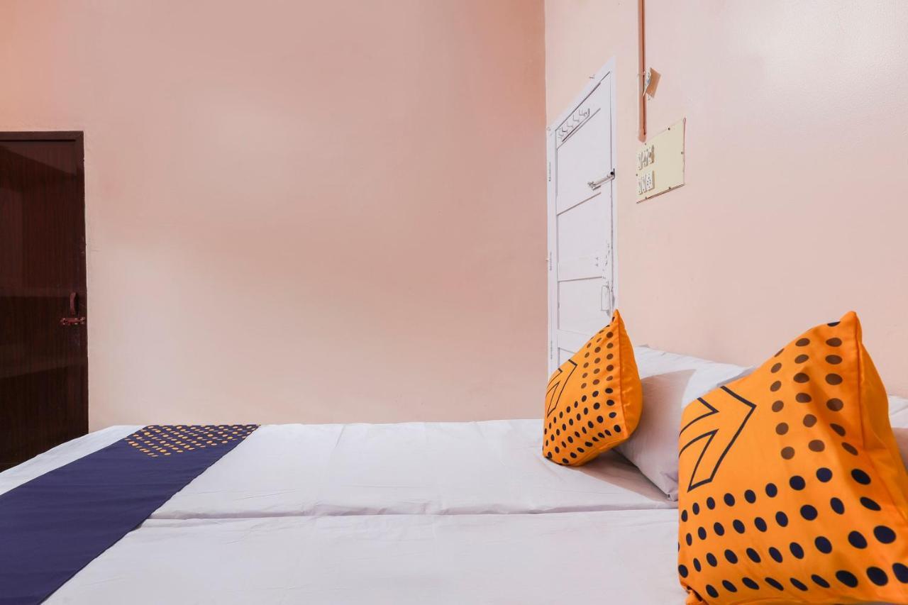 Spot On 68111 Jeena Motels Kollam Exterior photo