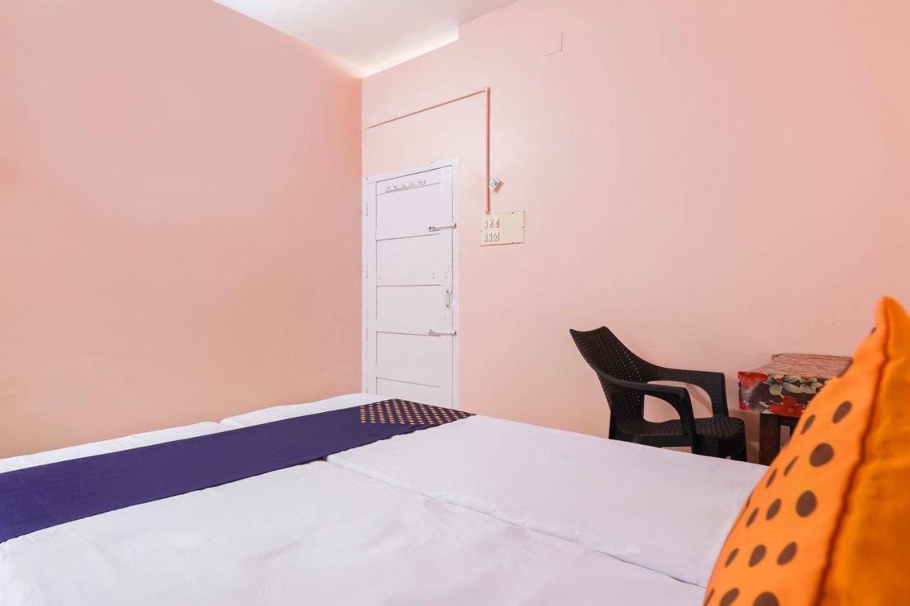 Spot On 68111 Jeena Motels Kollam Exterior photo