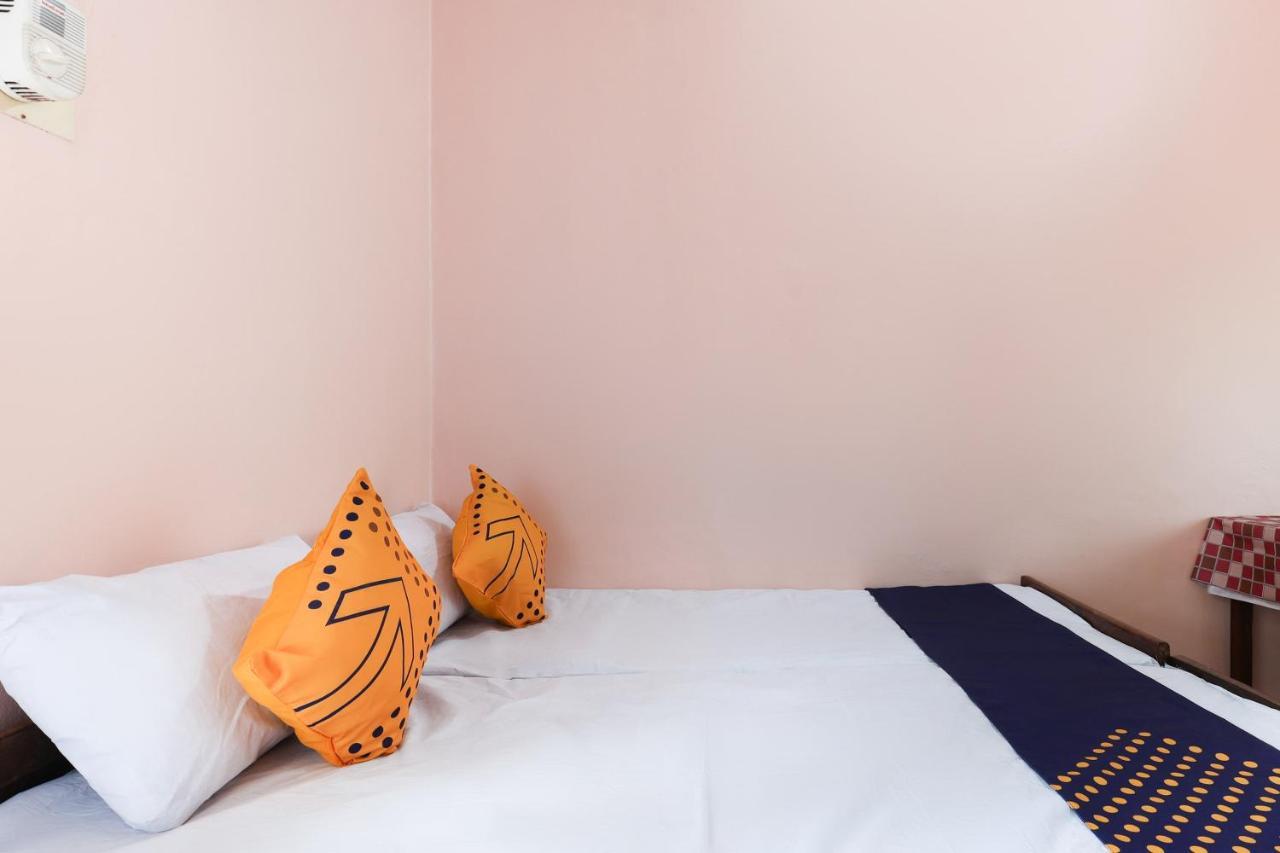 Spot On 68111 Jeena Motels Kollam Exterior photo