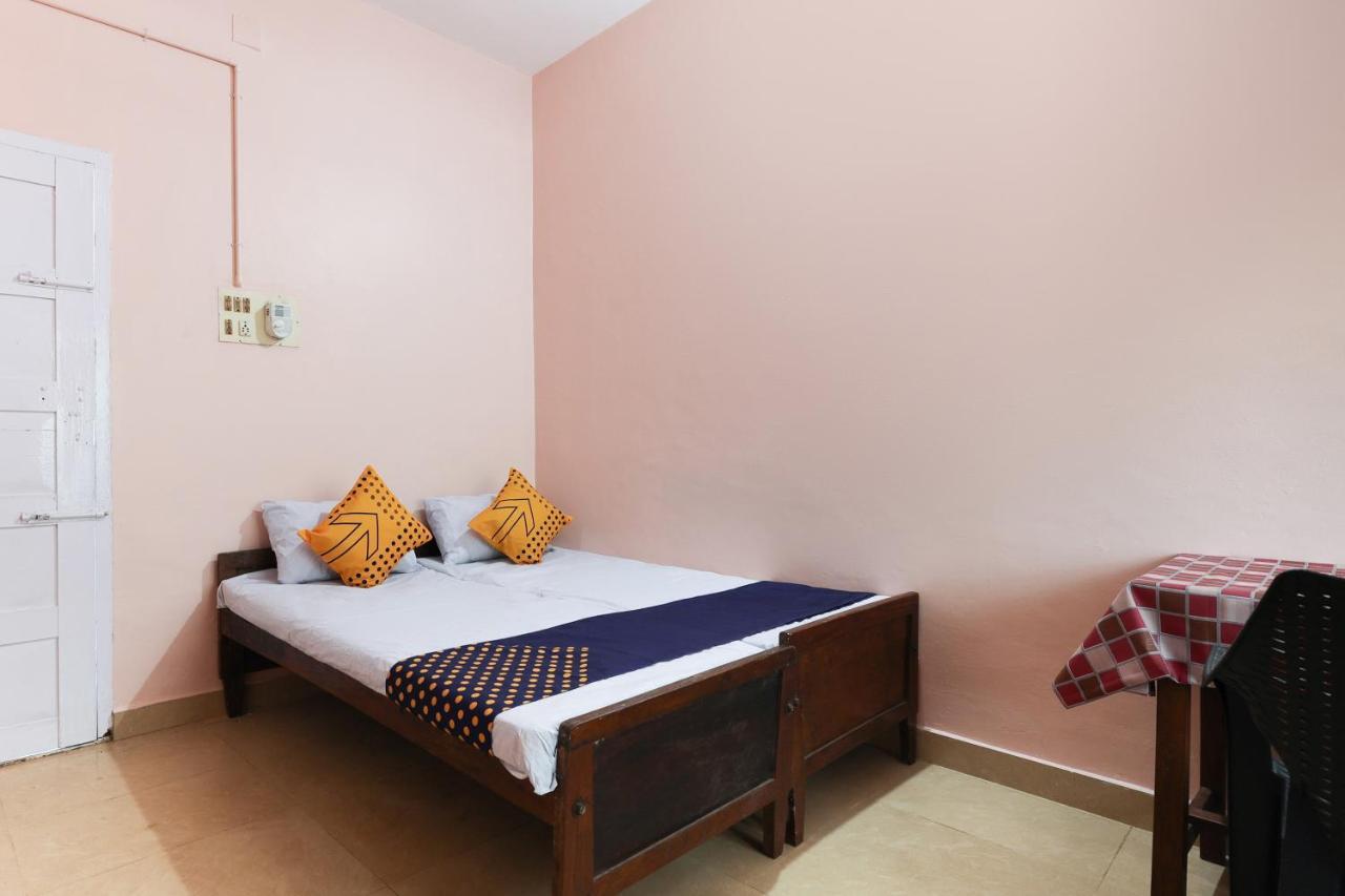 Spot On 68111 Jeena Motels Kollam Room photo
